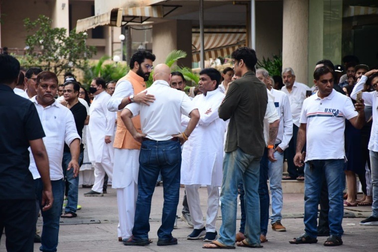 Satish Kaushik’s Funeral Held In Mumbai: Javed Akhtar, Ranbir Kapoor ...