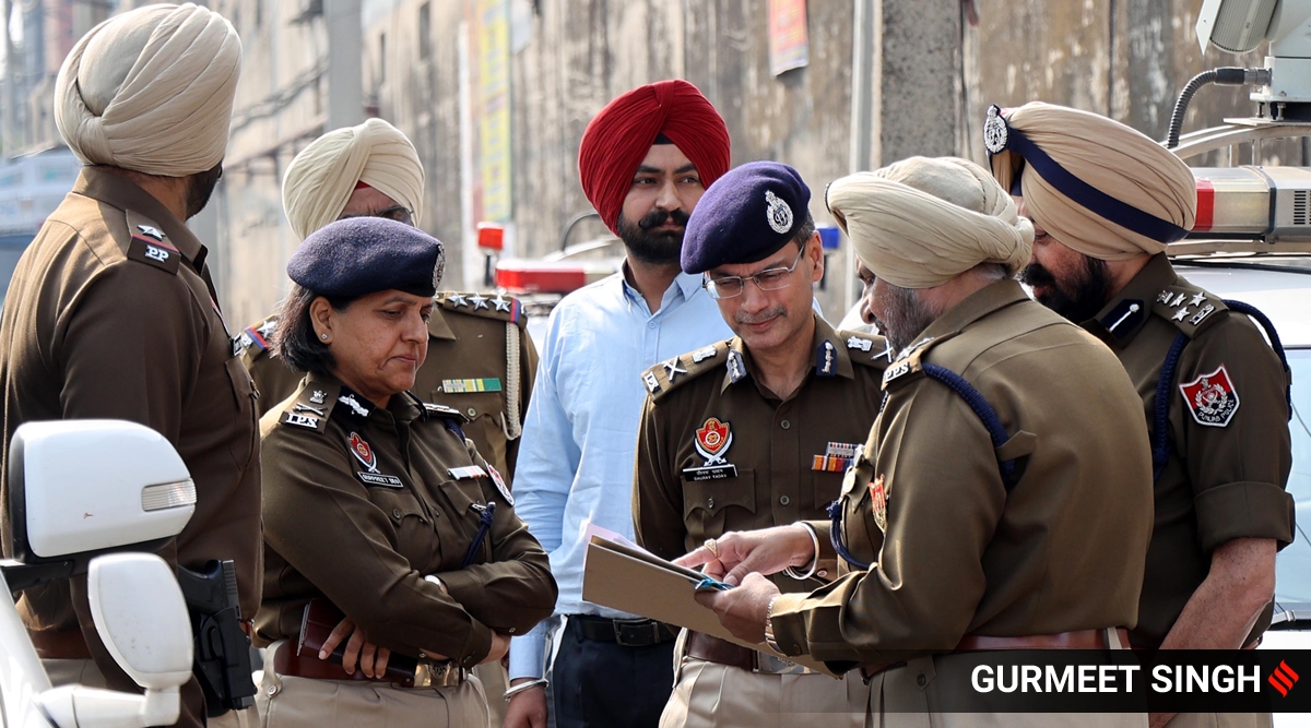 Uniform winter jacket for cops : The Tribune India