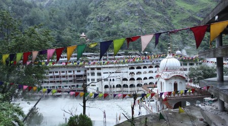 Himachal Police have issued a statement saying the situation is currently peaceful and all pilgrims are welcome to visit Manikaran Sahib Gurudwara. (Express photo by Jaipal Singh/File)