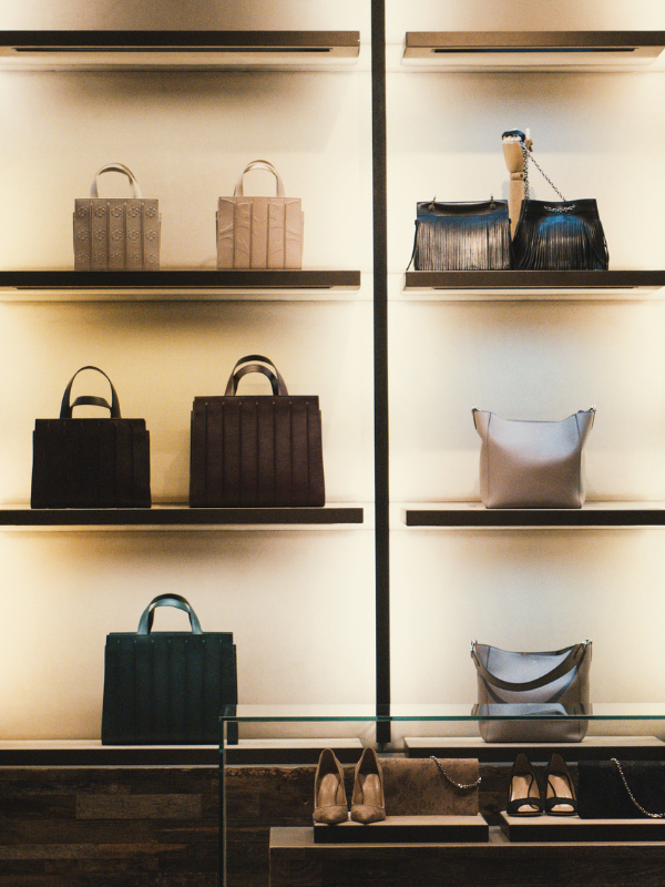 4 Reasons to Avoid Selling Luxury Handbags on eBay