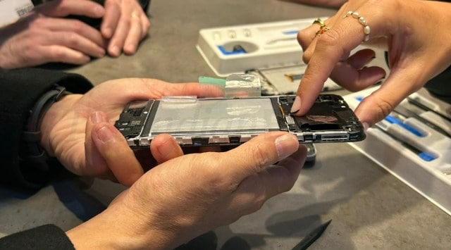 To achieve a more repairable design, the company had to completely alter the design of the Nokia G22 (Image credit: Anuj Bhatia / Indian Express)