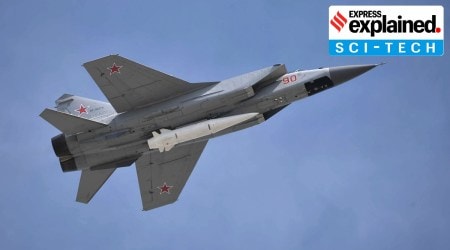 Russian MiG-31 carrying Kinzhal hypersonic missile