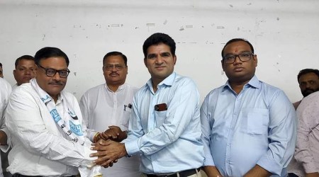 ias officer joins aap