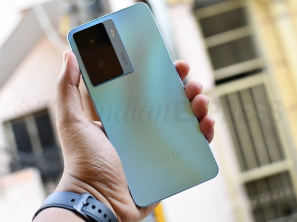 iQOO Z7 design review