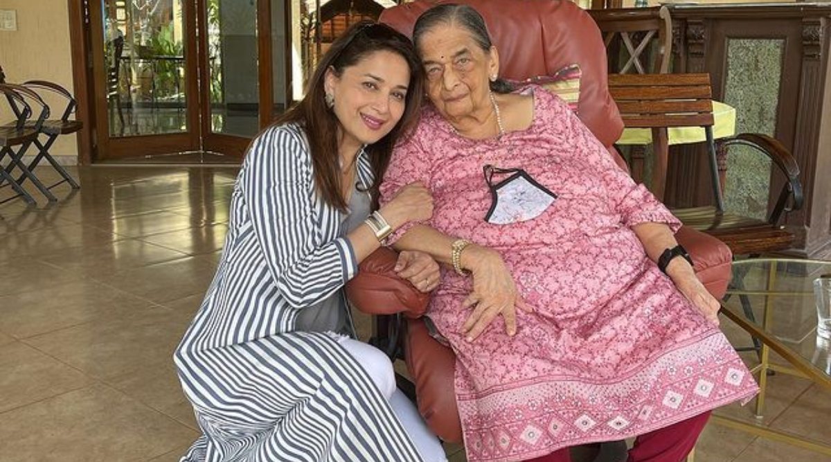 Madhuri Dixit posts note a day after mother Snehalata Dixit's death: 'Woke  up to find Aai's room empty' | Bollywood News - The Indian Express