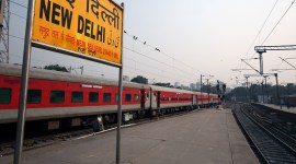 Delhi trains snatching