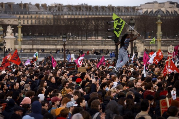 Emmanuel Macron shuns parliament to raise French retirement age | World ...