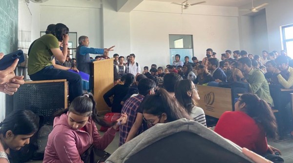 Delhi University, New courses at DU colleges, DU classrooms, DU students, space crunch at DU colleges, DU campus, Ramjas college, Miranda House, Zakir Hussain College, Hansraj college, DU news, Indian express