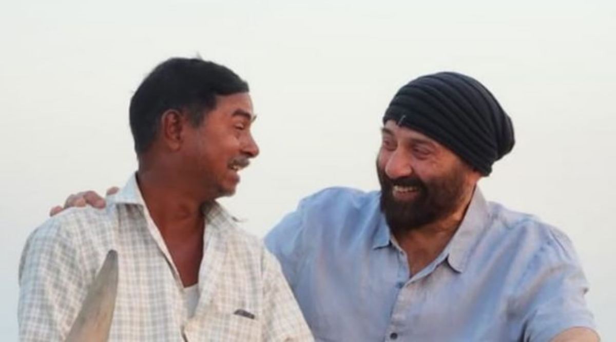 Sunny Deol shares video as a man on bullock-cart fails to recognise him:  'Aap Sunny Deol jaise lagte hain'. Watch | Entertainment News,The Indian  Express