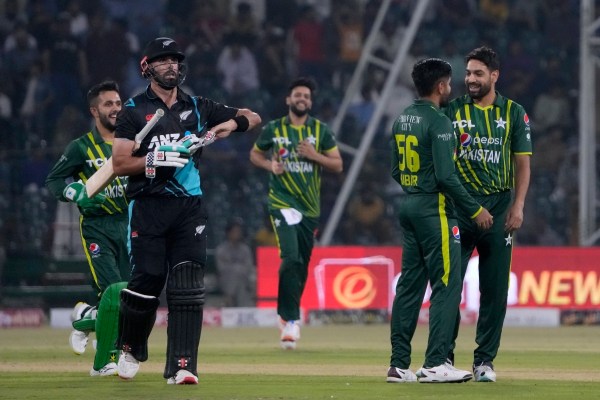 Babar Azam ton leads Pakistan to another comfortable win vs Kiwis ...