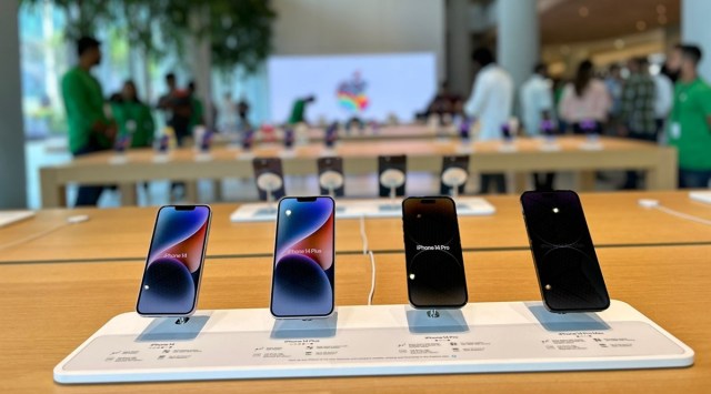 Apple iOS 17 | Apple app sideloading | Apple EU DMA iOS 17