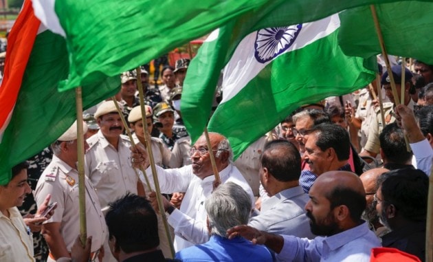 In Pictures | Congress, Opposition parties hold ‘Tiranga March’ from ...