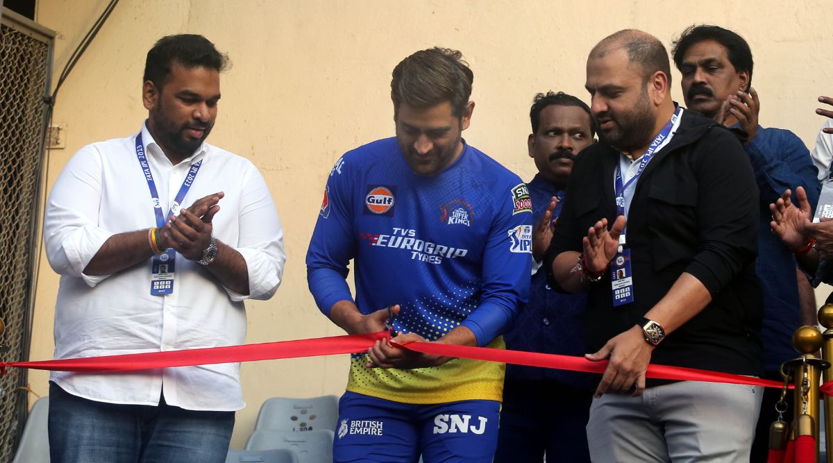 MCA honorary secretary Ajinkya Naik and MCA president Amol Kale with MS Dhoni