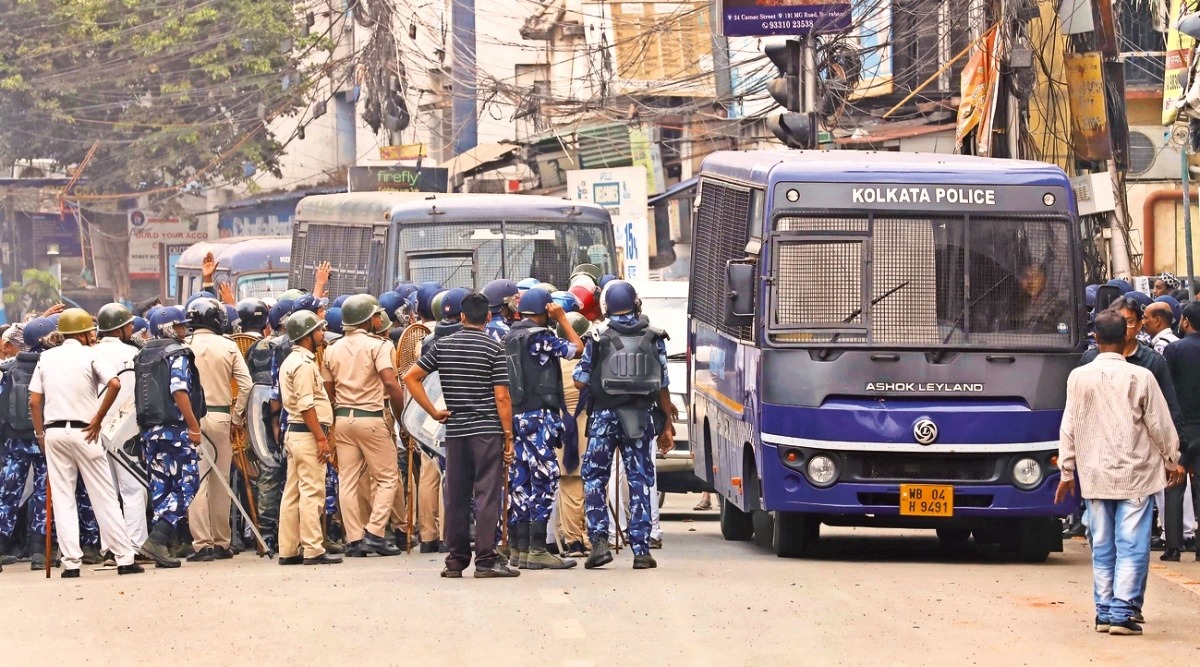 बंगाल में नहीं थम रही हिंसा, हुगली में फिर बवाल, चार ट्रेनों पर हुई पथराव और बमबाजी- Violence not stopping in Bengal, ruckus again in Hooghly, stone pelting and bombing on four trains