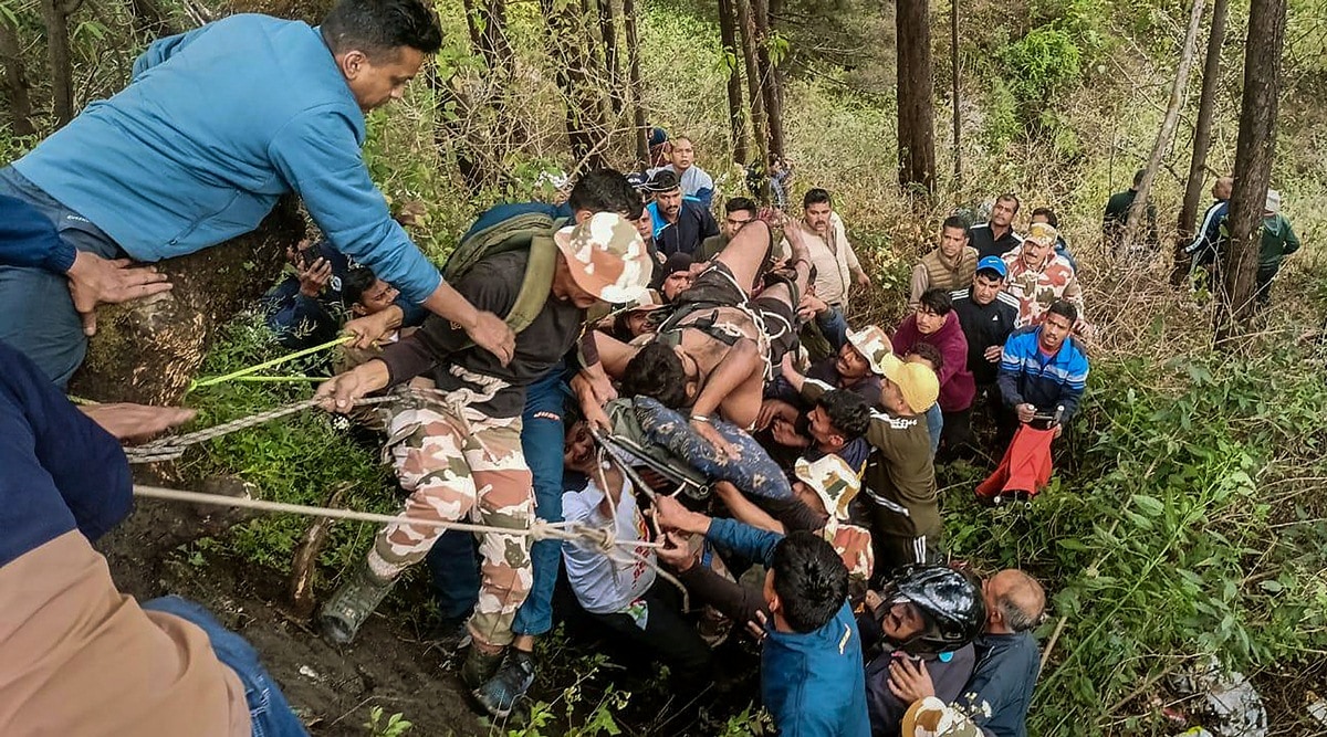 2 killed, 29 injured as bus falls into gorge on Mussoorie-Dehradun road