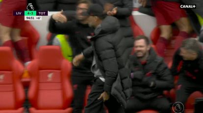 WATCH: Jurgen Klopp hilariously pulls his hamstring running to