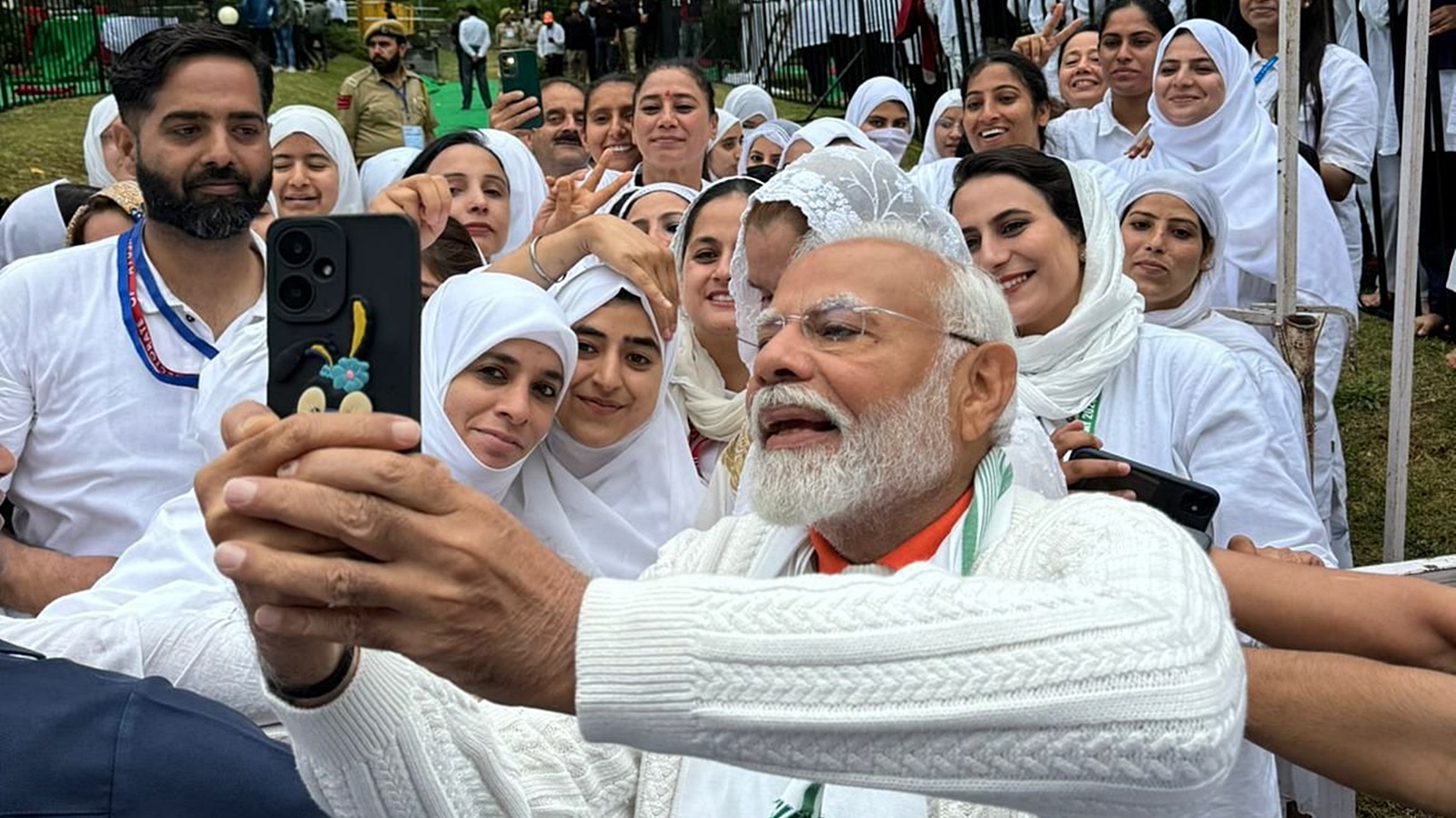 International Yoga Day 2024 Live Updates: World sees yoga as powerful agent for global good, says PM Modi, leads celebrations in Srinagar |  News from India