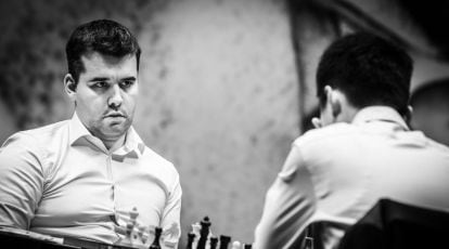 World Chess Championship: Ian Nepomniachtchi's glare, Magnus Carlsen's  shadow and freezing Astana