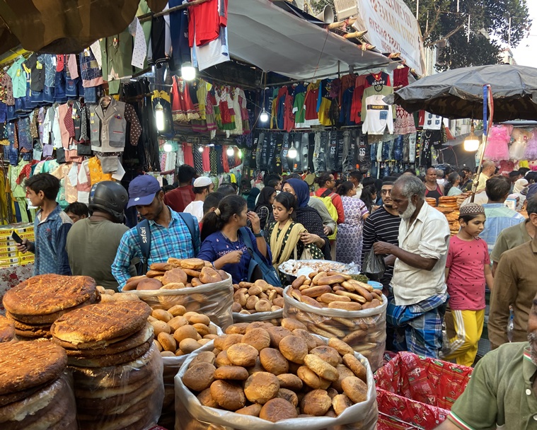 How Nakhoda Masjid’s neighbourhood in Kolkata grew into a Ramzan food ...