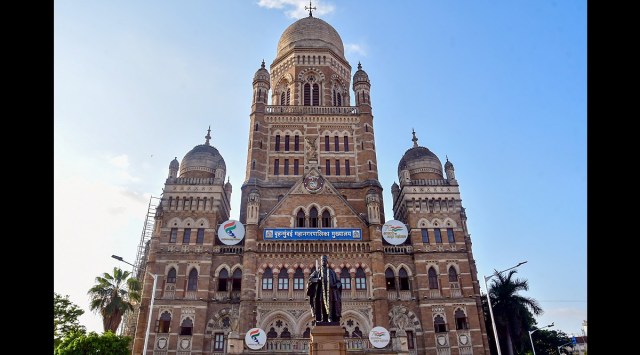 Mumbai: Pherozeshah Mehta statue outside BMC head office