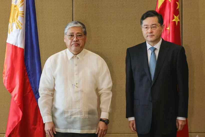 China, Philippines Pledge To Resolve Maritime Differences In South ...