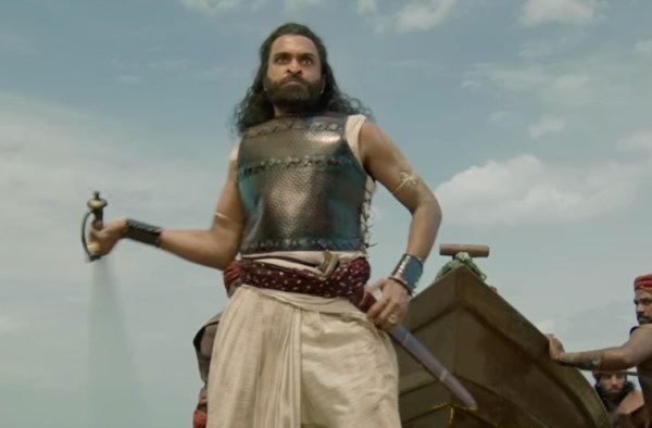 Vikram Prabhu as Parthibendran Pallvan