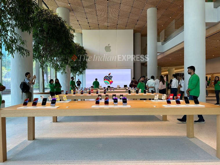 apple bkc iphones at display(1)
