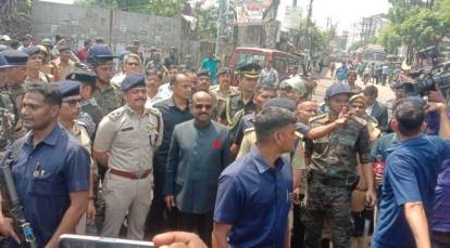 Central forces, police maintain close vigil on Hanuman Jayanti celebrations in state Central forces, police maintain close vigil on Hanuman Jayanti celebrations in state