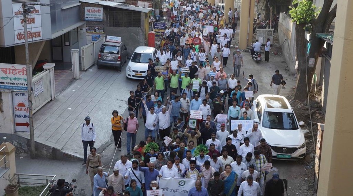 Communal Riots Pune Pune: Residents come out in numbers to protest against river-front ...