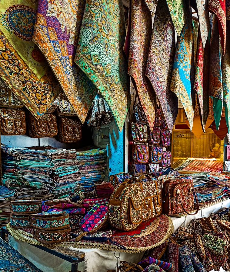 Once hub of genuine handicrafts, ‘Kashmir Haat’ now lies in shambles ...