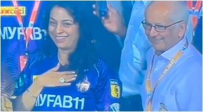 Juhi Chawla Ka Sexy Video Bf - Juhi Chawla sighs in relief as KKR win match against RCB, fans say 'jaan  mein jaan aayi'. Watch | Entertainment News,The Indian Express