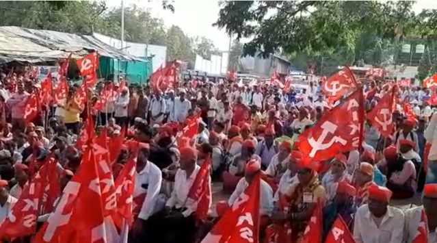 Maharashtra farmers protest