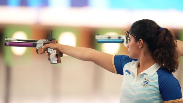 Manu Bhaker shooting medal