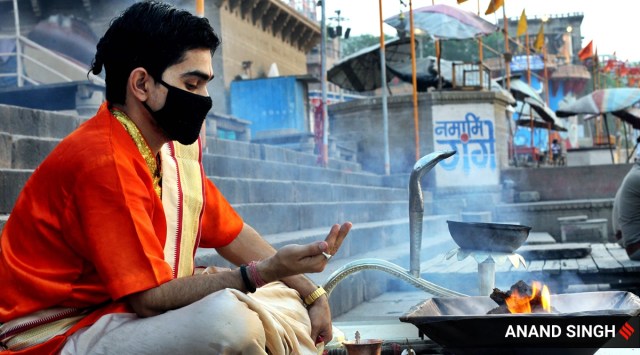 govt-salary-for-temple-priests-delhi-bjp-to-ring-in-hindu-new-year