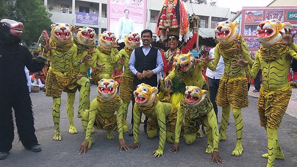 puli vesham