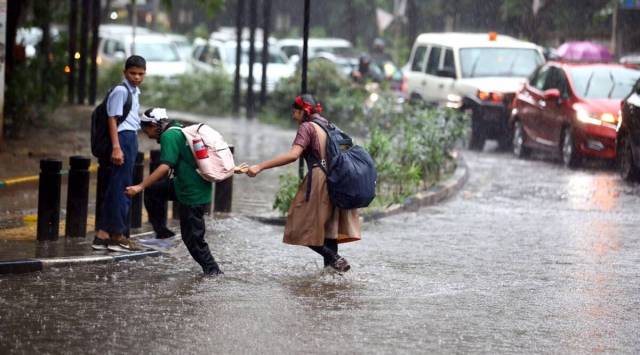 Sunday in Pune promises to be hot with chances of light to very light rainfall in the evening. The maximum temperature would be 38 degree Celsius while the minimum temperature would be 19, according to the weather bureau.