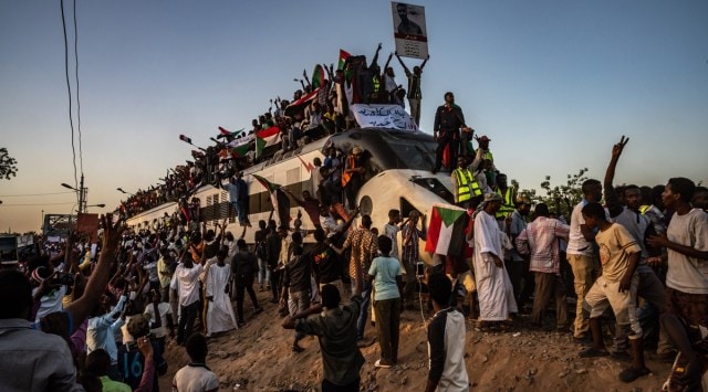 Sudan fears ‘ghost of civil war’ as explosions rock capital | World ...