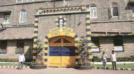 yerawada prison, cellphone, indian express