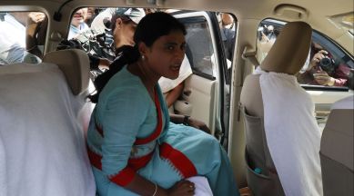 YS Sharmila detained after she 'assaults' cops in Hyderabad