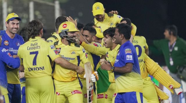 Jadeja won it like Dhoni would have: adulation pour in from all around ...