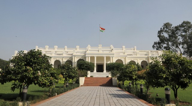 DU new course on Savarkar, DU’s Academic Council, changes to DU UG syllabi, Removal of chapter on Muhammad Iqbal, Veer Savarkar, Delhi University’s Academic Council, DU news, indian express, indian express news
