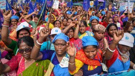 Midday meal, Midday meal workers, Midday meal workers protest , Kolkata Midday meal workers protest, Midday meal workers wage, Midday meal workers scheme, govt Midday meal workers, Mamata Banerjee, west bengal news, indian express