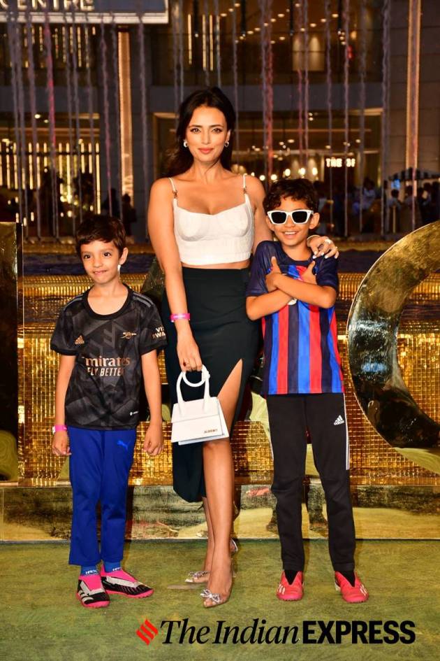 Roshni Chopra with sons