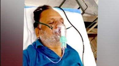 SATYENDAR OXYGEN SUPPORTAAP Leader Satyendar Jain on oxygen support at Lok Nayak Hospital. (Twitter/@AamAadmiParty)