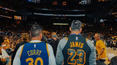 Stephen Curry vs LeBron James