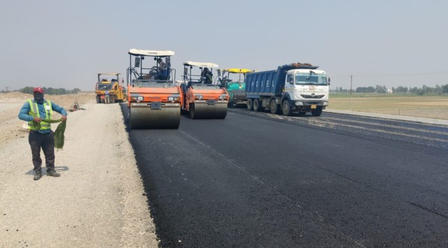 State govt may throw open 594-km Ganga E-way a year before deadline