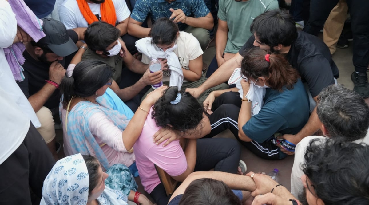 Wrestlers Sakshi Malik, Vinesh Phogat, Sangeeta Phogat and Bajrang Punia along with other protesters