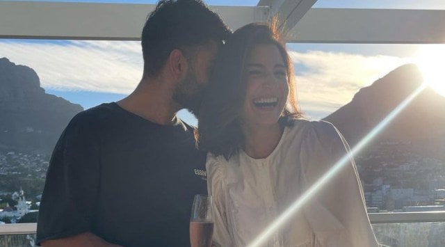 Virat Kohli video calls Anushka Sharma from the field after scoring a ...