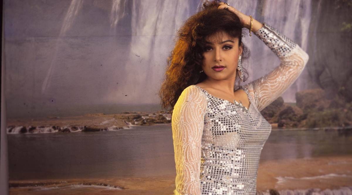 Ayesha Jhulka Xxx Video Sex Porn - 'Didn't want to be treated as a prop': Ayesha Jhulka on quitting Bollywood,  'putting an end' to being a glam girl | Bollywood News - The Indian Express