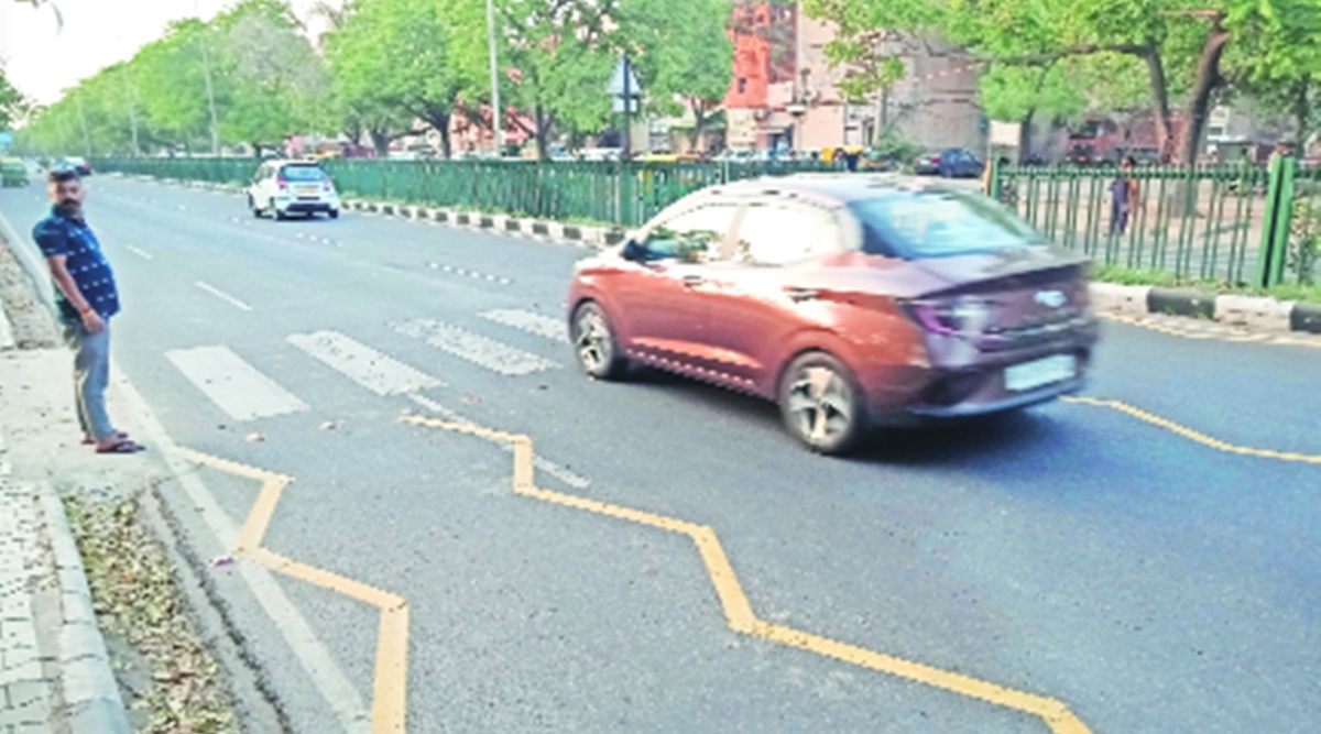 Chandigarh roads get traverse bar markings to help reduce accidents |  Chandigarh News - The Indian Express